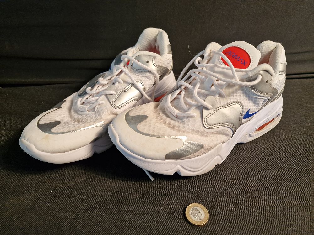Lot 212: Ladies Uk 6.5 Nike Air Max Trainers