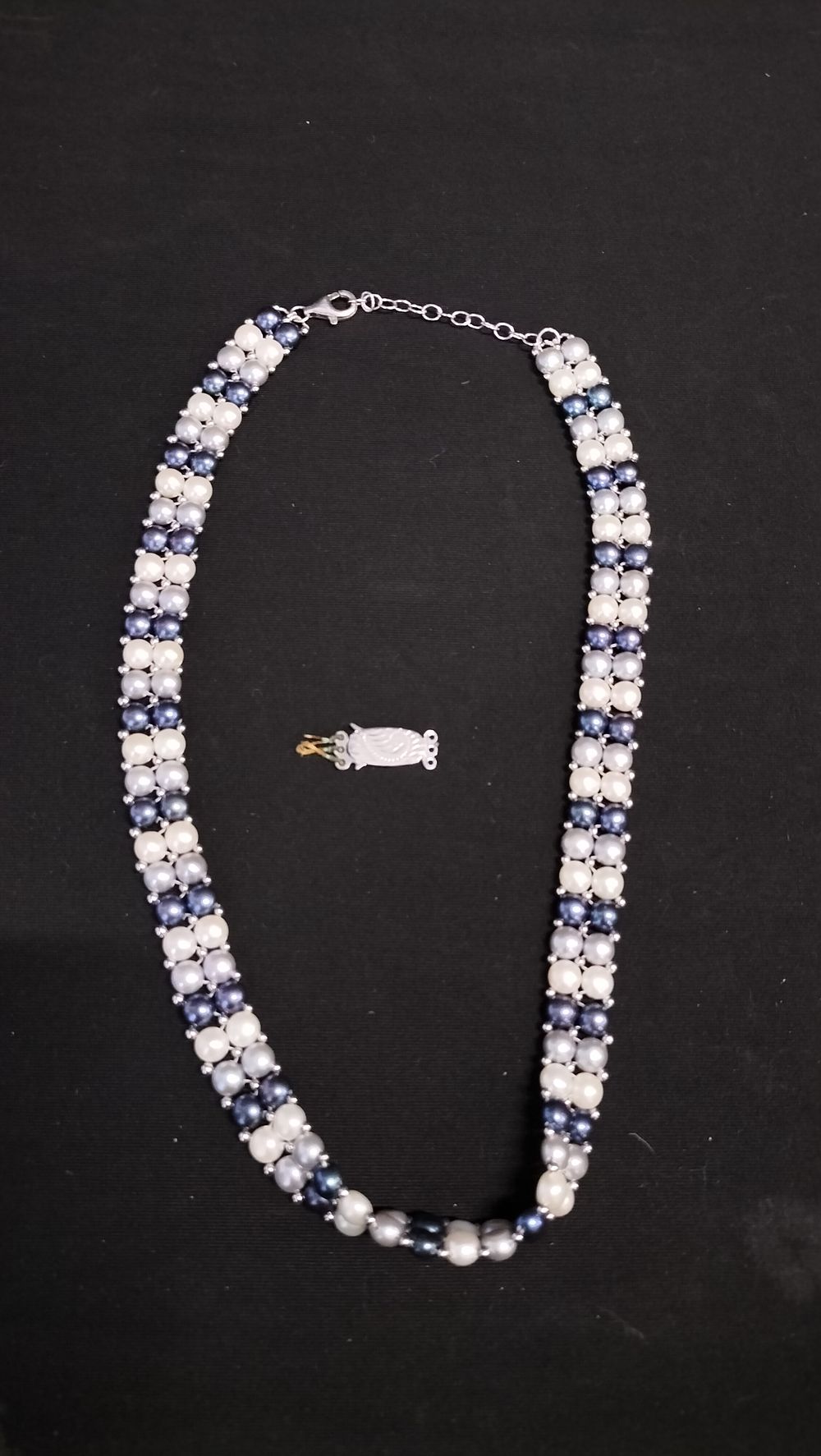 Lot 595: Vintage pearl necklace with sterling silver clasp along...