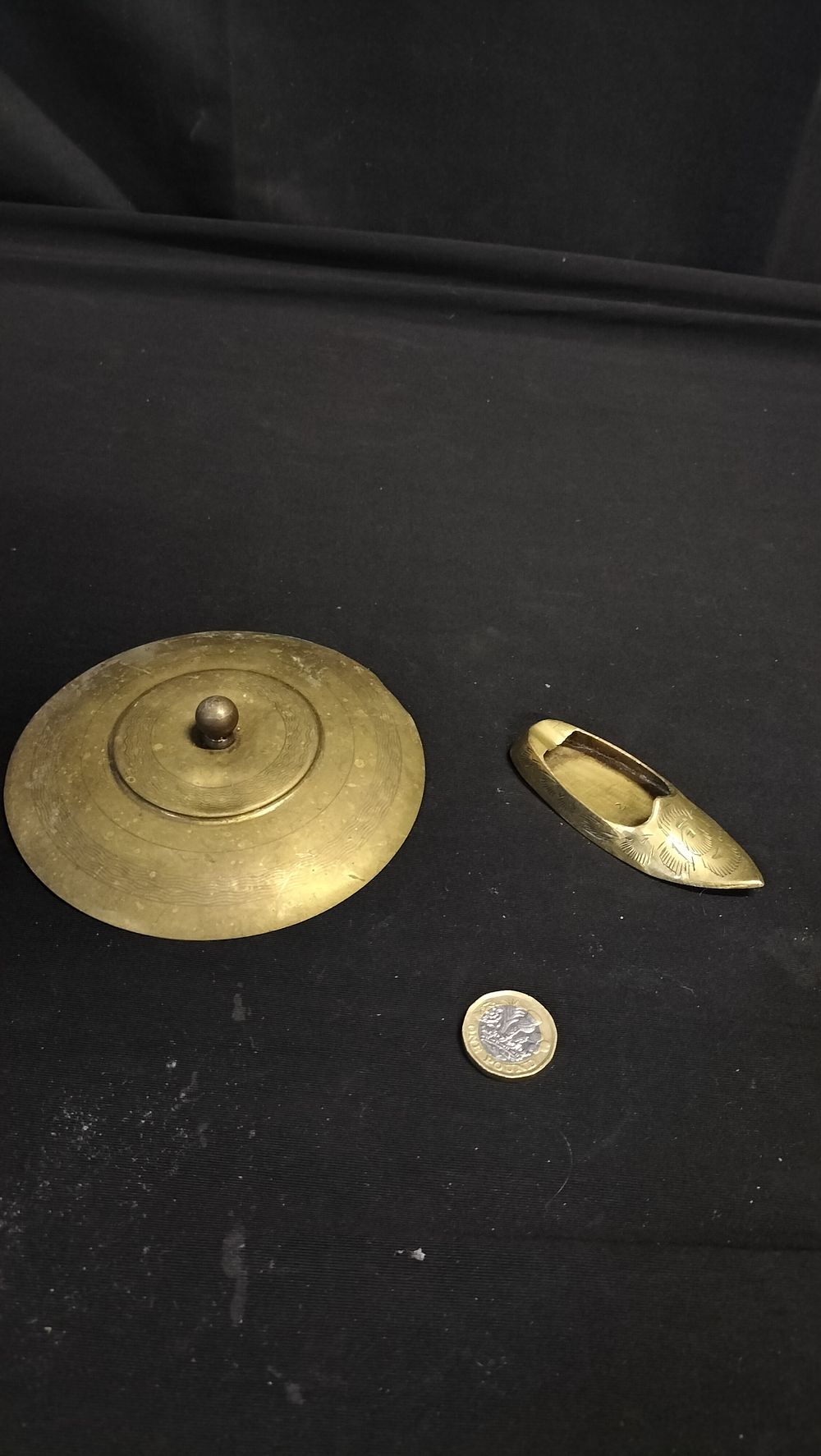 Lot 608: Brass lid and a India slipper ashtray 