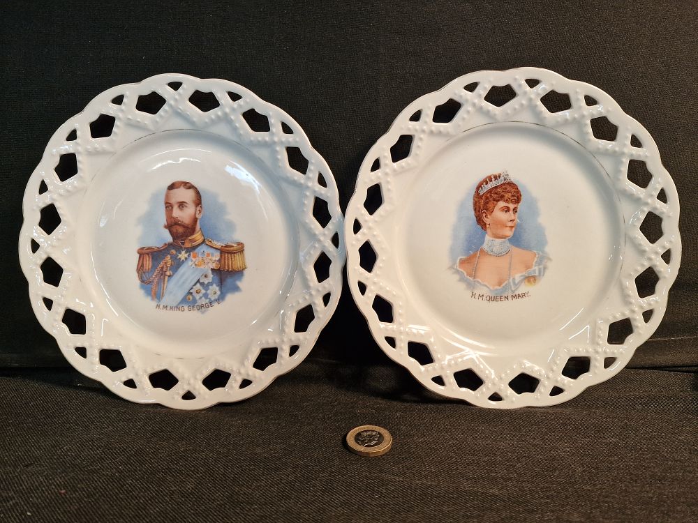 Lot 235: Pair of Vintage Decorative Royal Plates. King George and Queen Mary