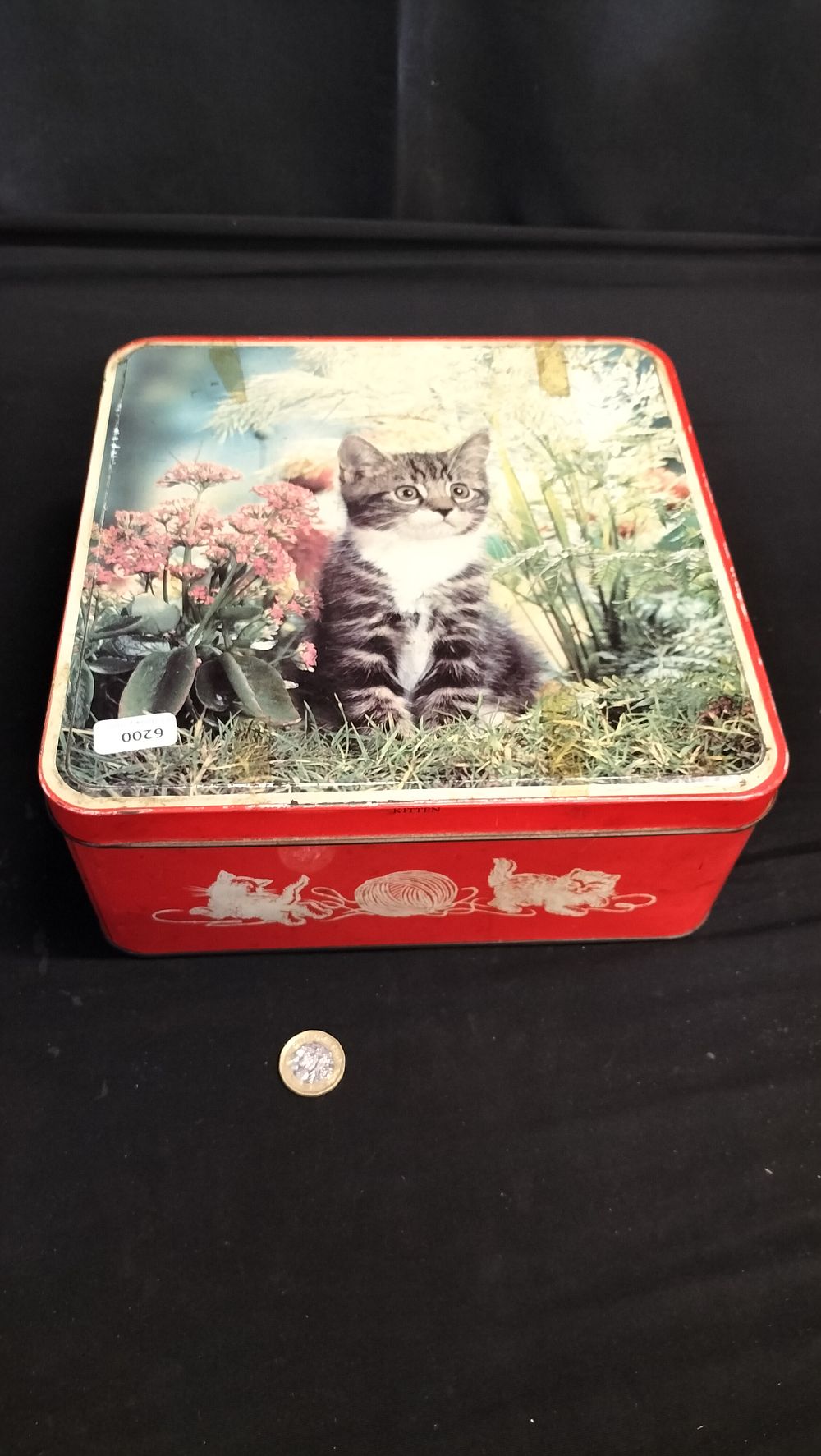 Lot 616: Vintage biscuit tin