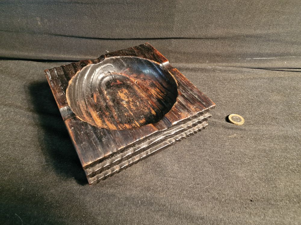 Lot 240: Vintage Wooden Hand Carved Ashtray