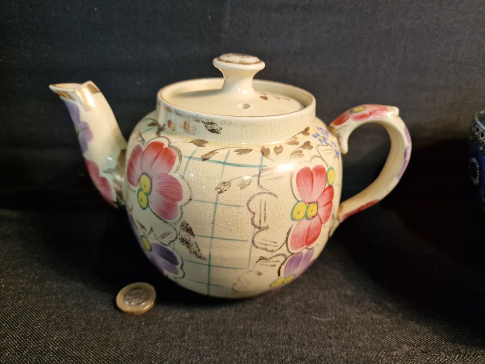 Lot 241: Vintage Price Bros Teapot with Lid 22k Gold Trim England 1936
