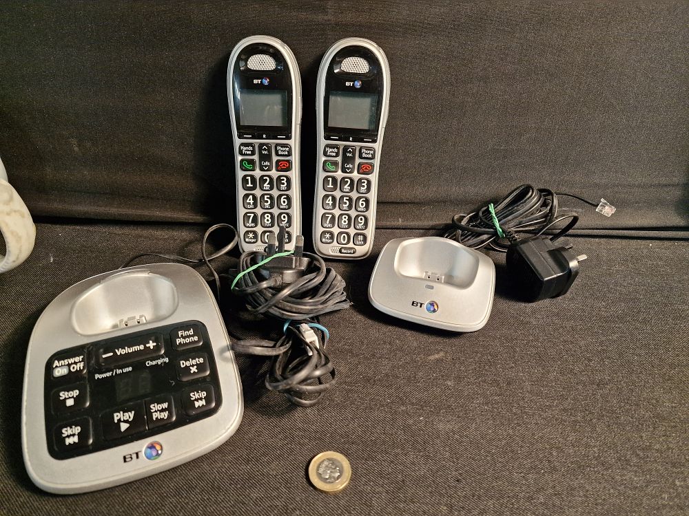 Lot 305: BT Twin Cordless Phone Kit