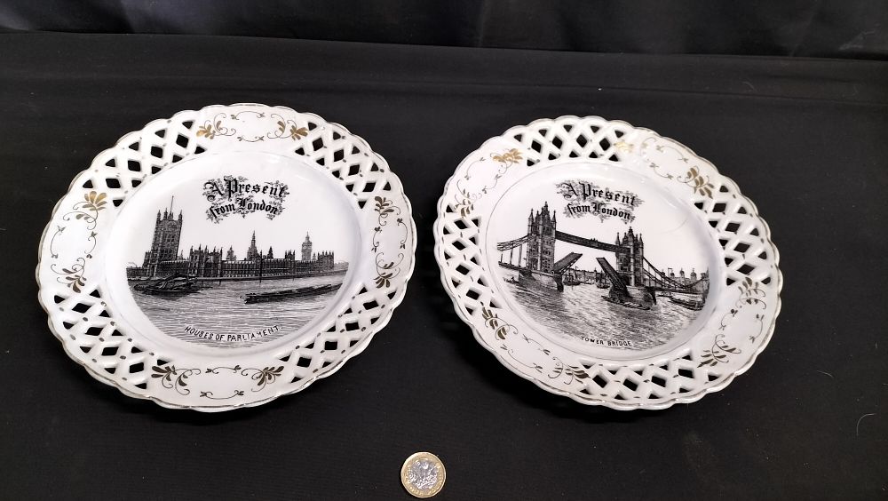 Lot 645: Two souvenir plates from London 