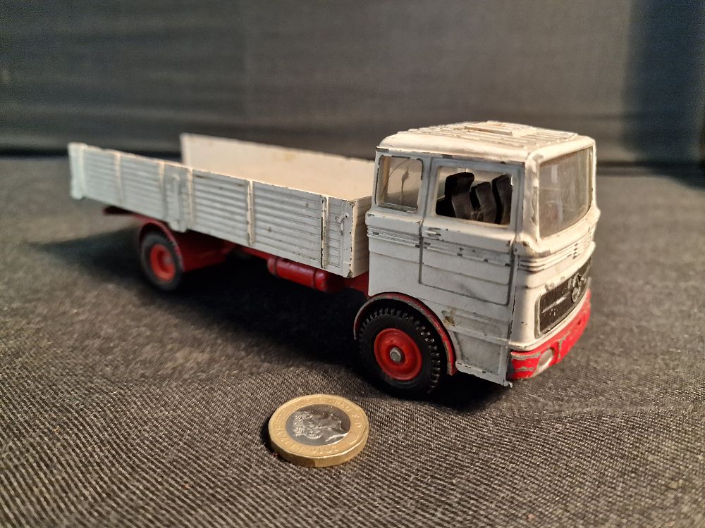 Lot 335: Vintage Dinky Mercedes-Benz LP 1920 Play Worn
