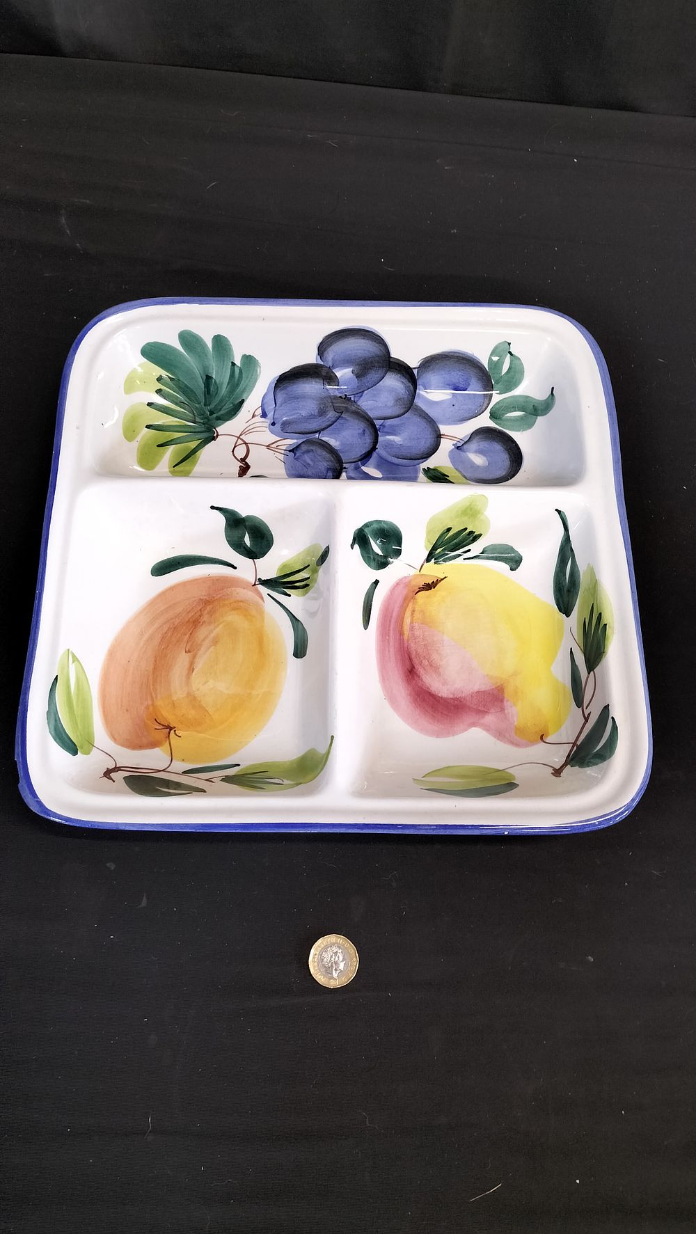 Lot 676: House of Fraser Fraser fruit plate