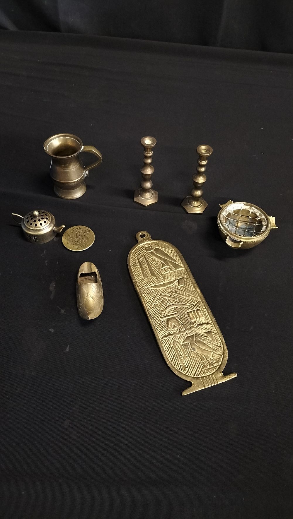 Lot 684: Selection of various brass items 