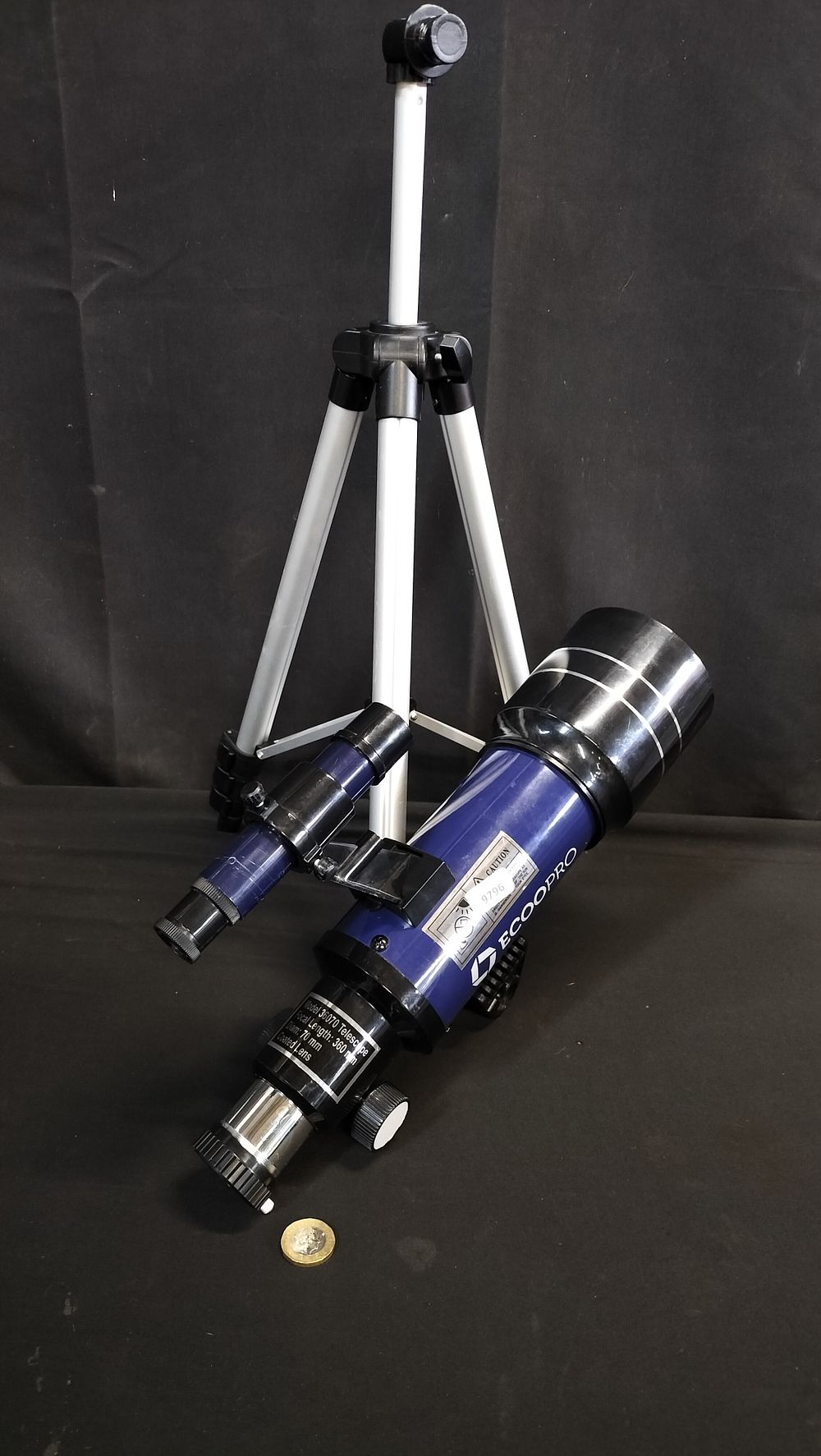 Lot 685: Ecoopro 36070 telescope and tripod 