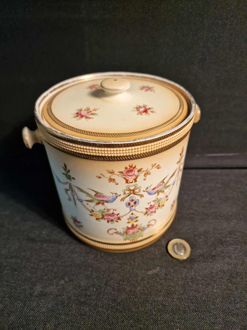 Lot 354: Vintage Crown Devon Biscuit Barrel