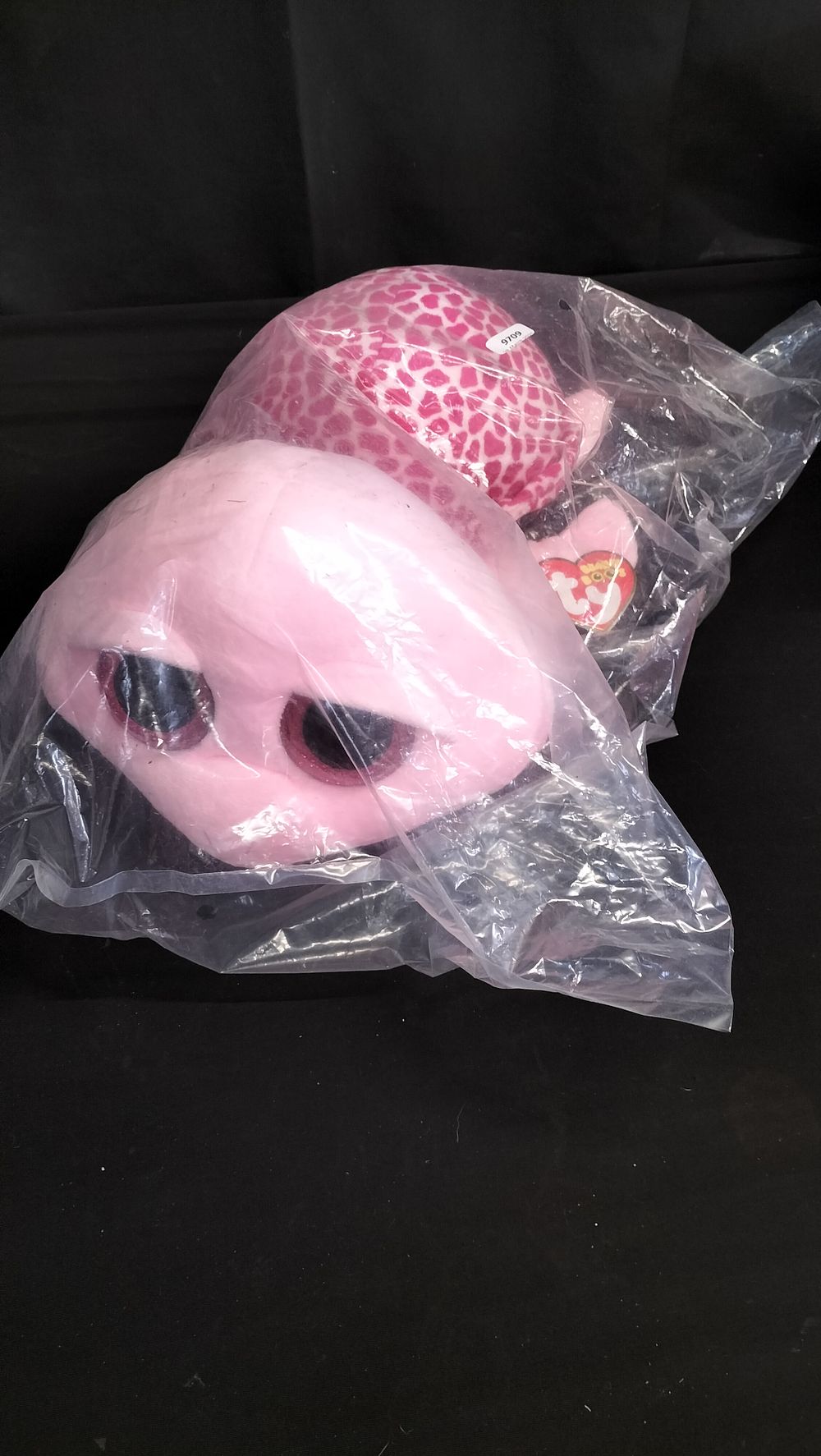 Lot 702: Sealed in bag 2013 TY Beanie Boo Shellby...