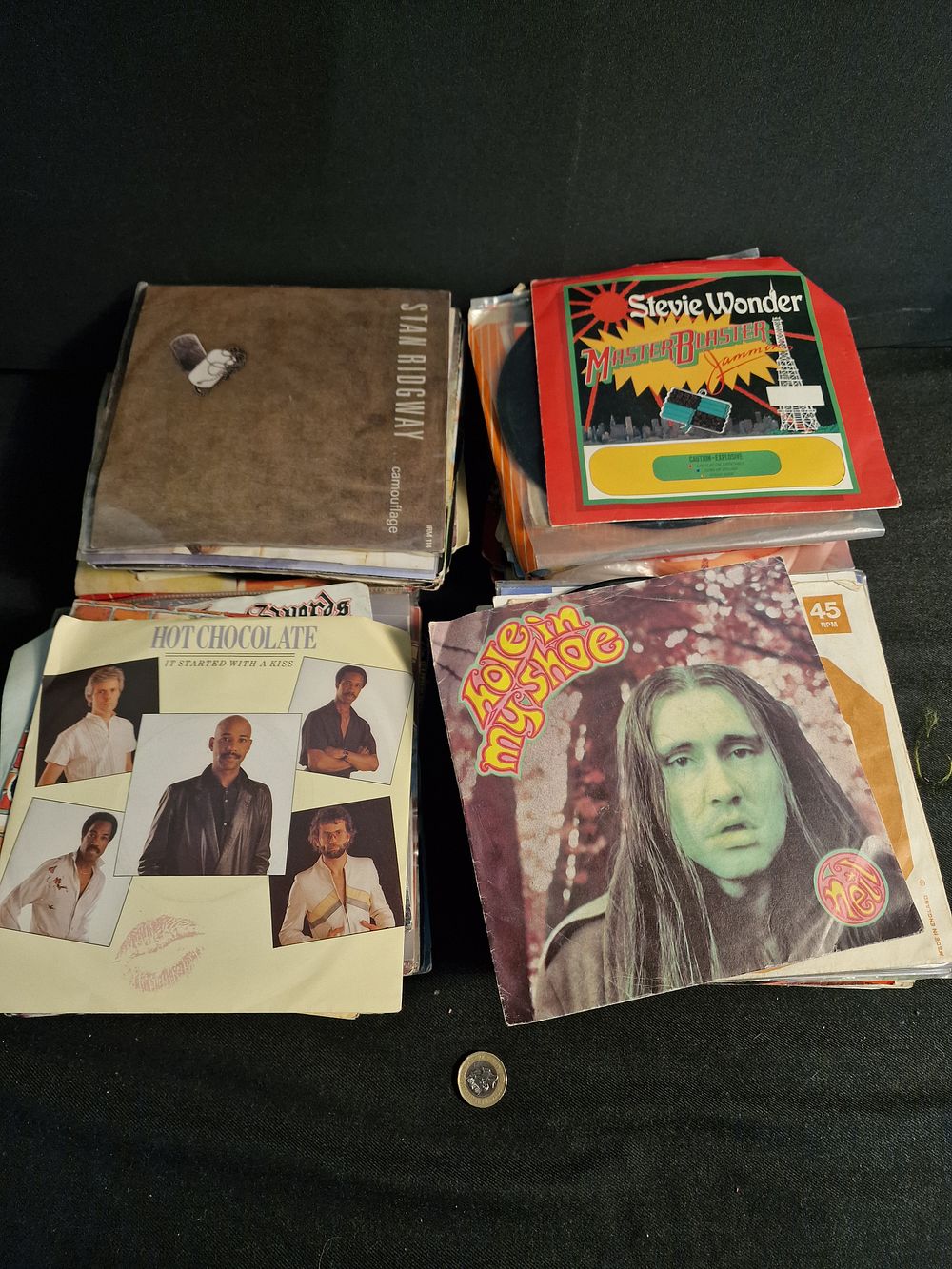 Lot 375: Selection of Vintage Vinyl Singles