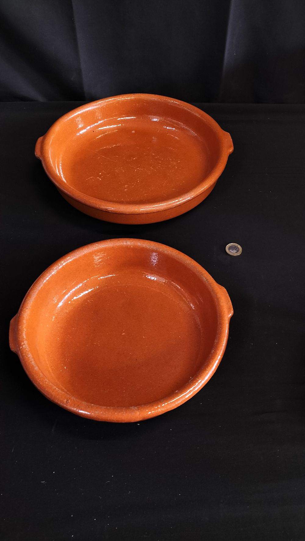 Lot 712: Two stoneware dishes 