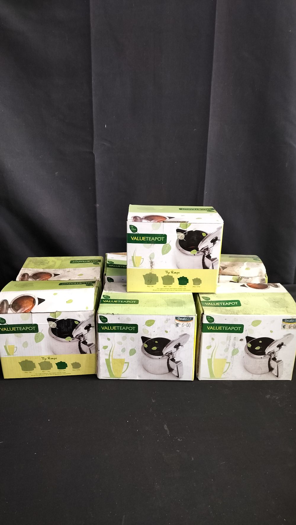 Lot 724: 7 X boxed metal 1ltr teapots 