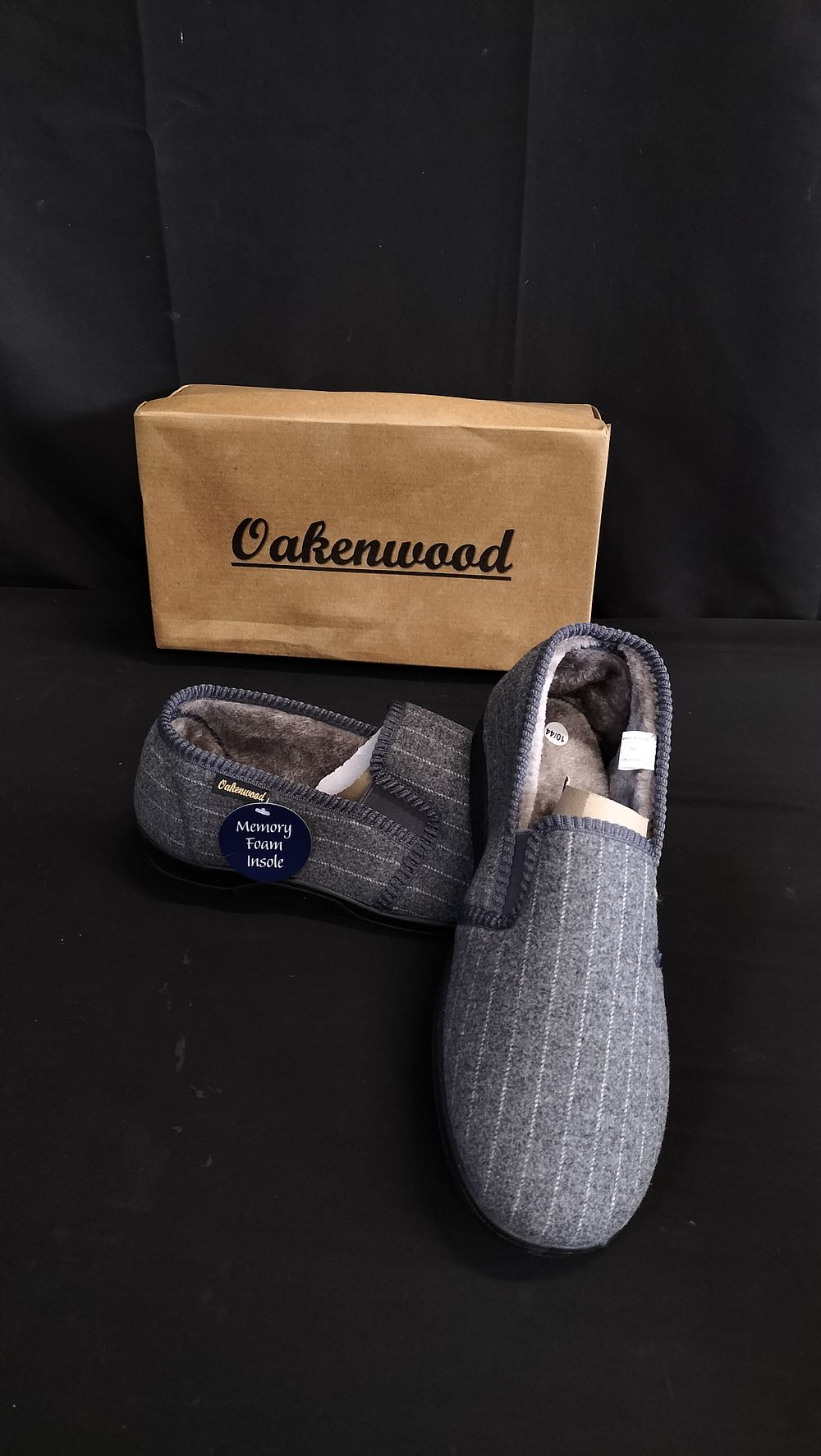 Lot 730: Pair of mens Oakwood memory foam slippers size...
