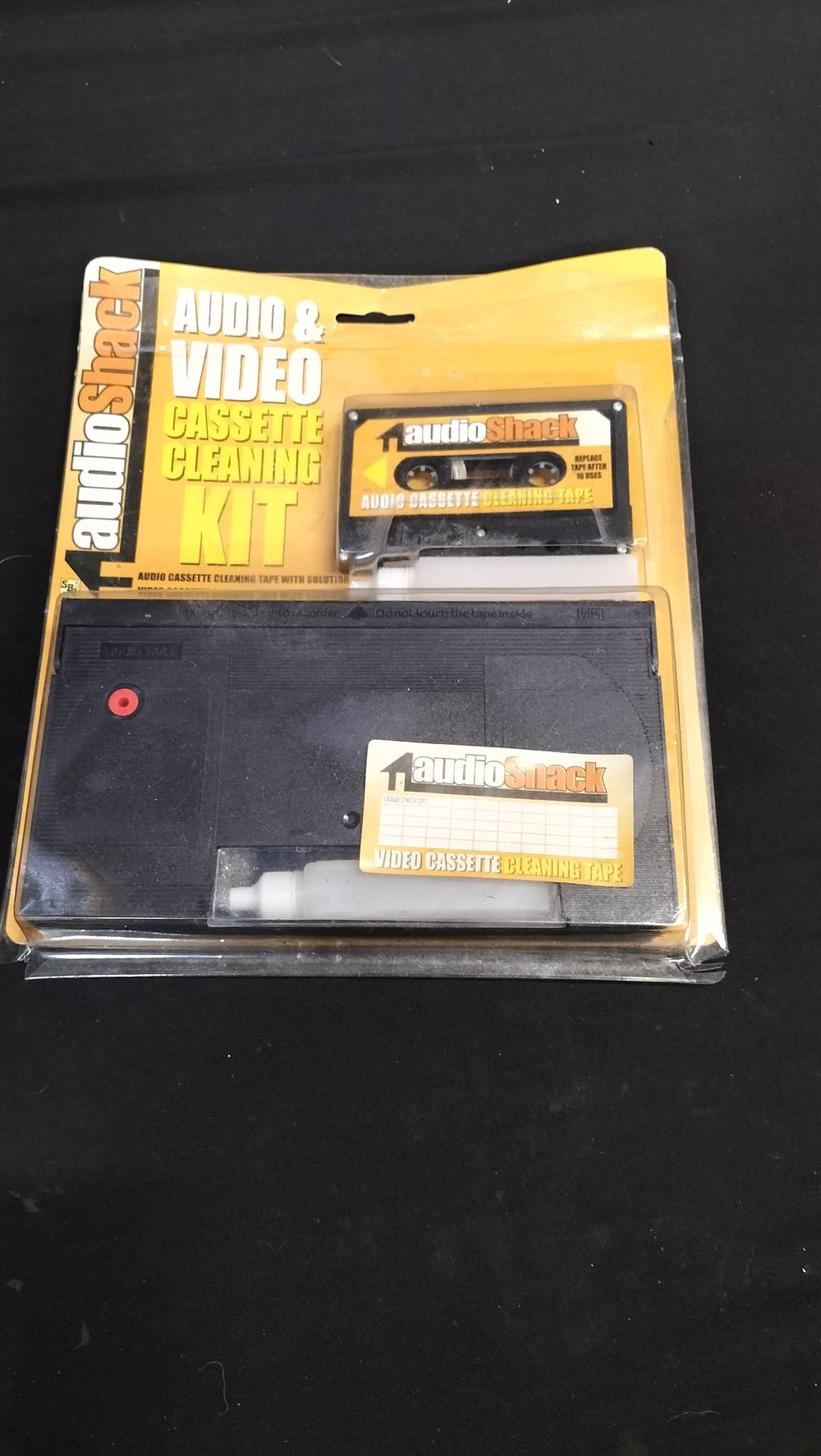 Lot 765: Radio Shack Audio & Video cassette cleaning kit 