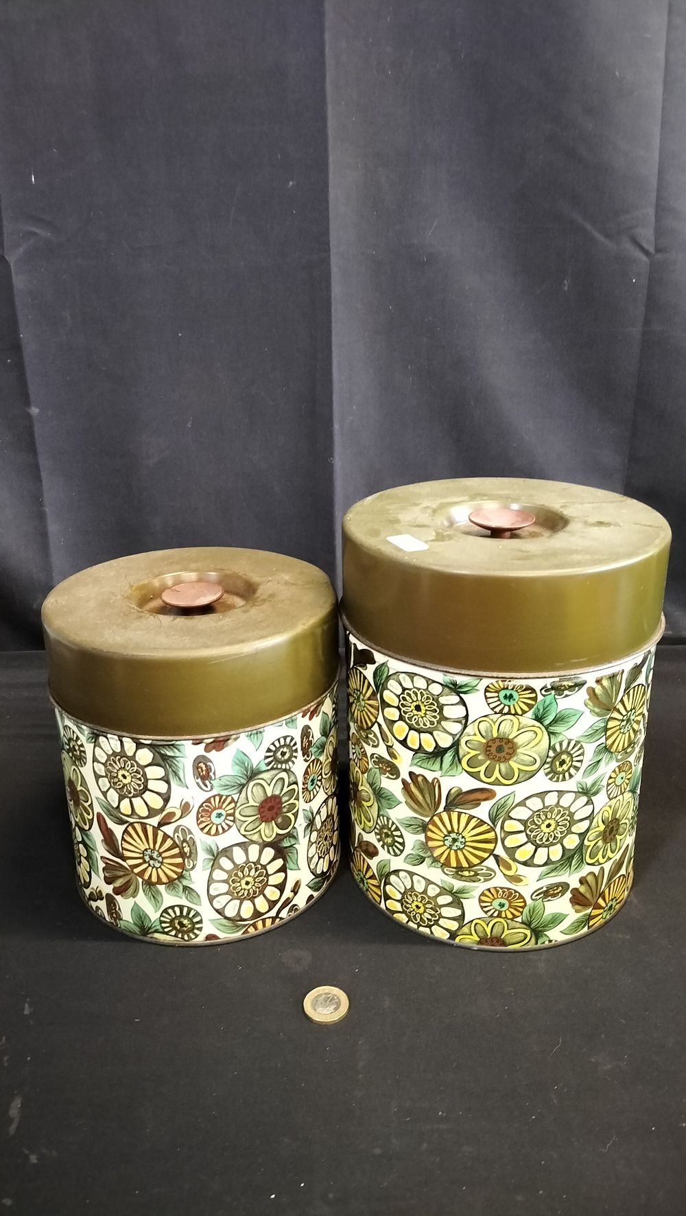 Lot 769: 2 vintage storage tins 
