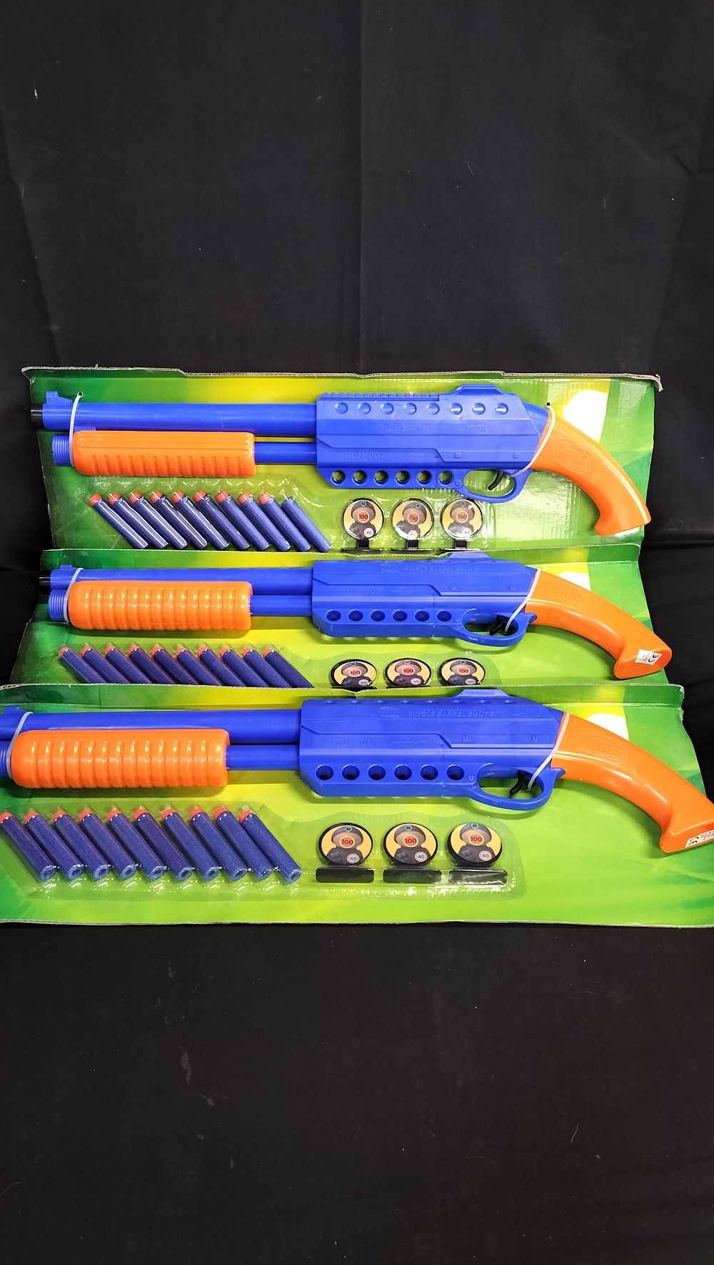 Lot 782: 3 x Gun style target practice. With guns...
