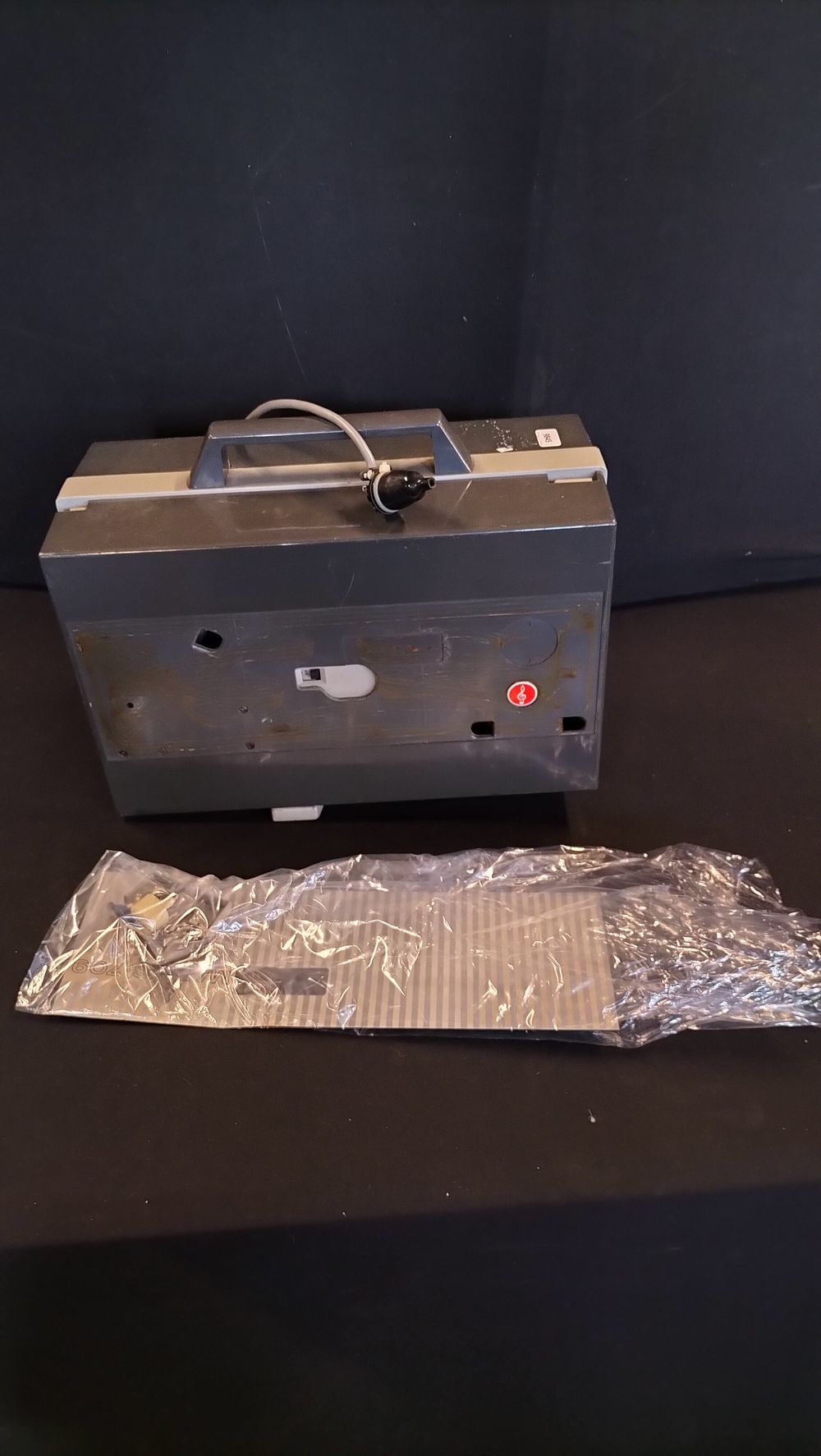 Lot 551: Vintage Eumig Mark-S-709 Super Single Standard 8mm Film...