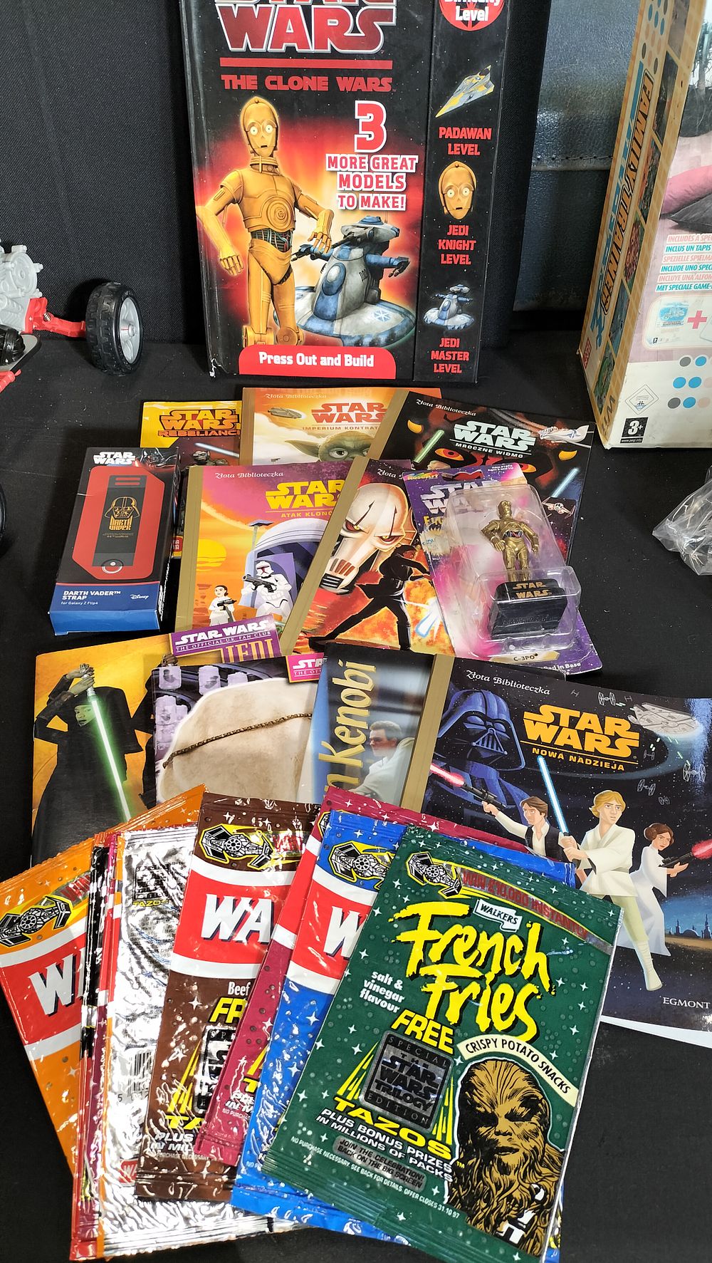 Lot 629: Collection of various Star Wars emphemora 