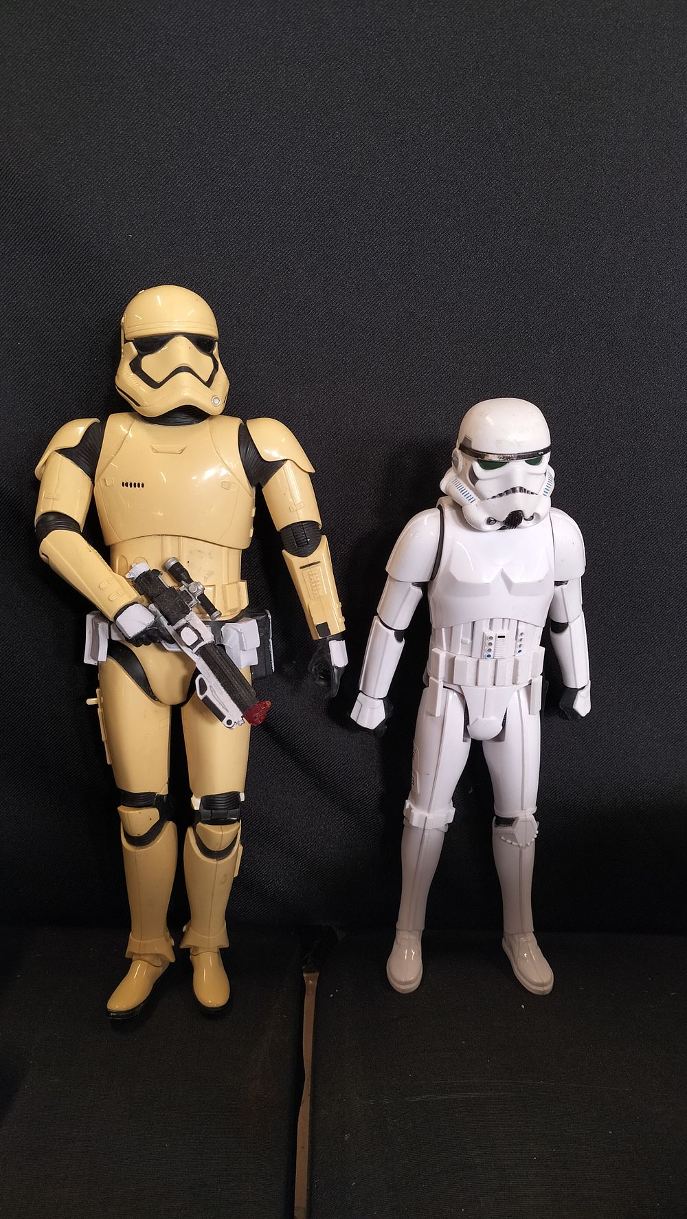 Lot 636: Two Star Wars stormtroopers 