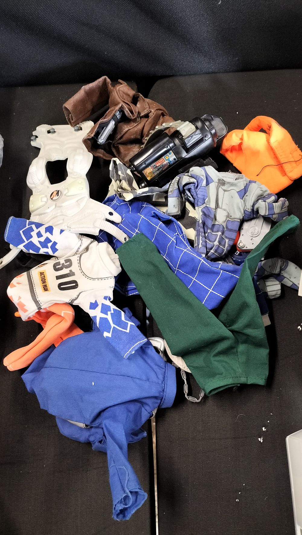 Lot 637: Action Man Accessories and clothing 