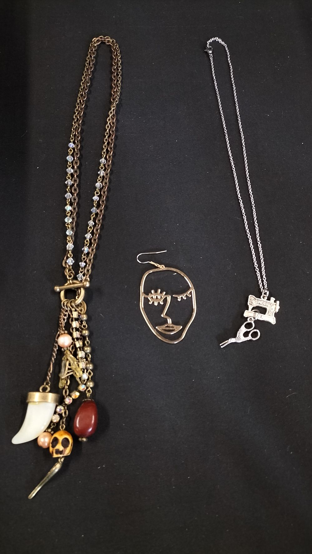 Lot 645: Costume jewellery 