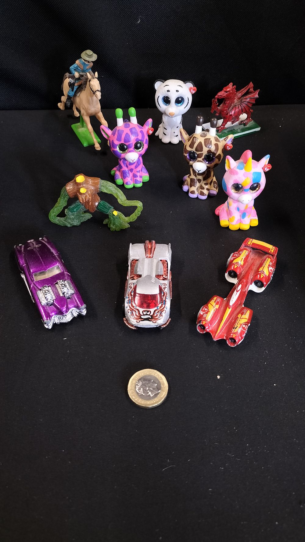 Lot 648: Various children's toys including three hot wheels vehicles 
