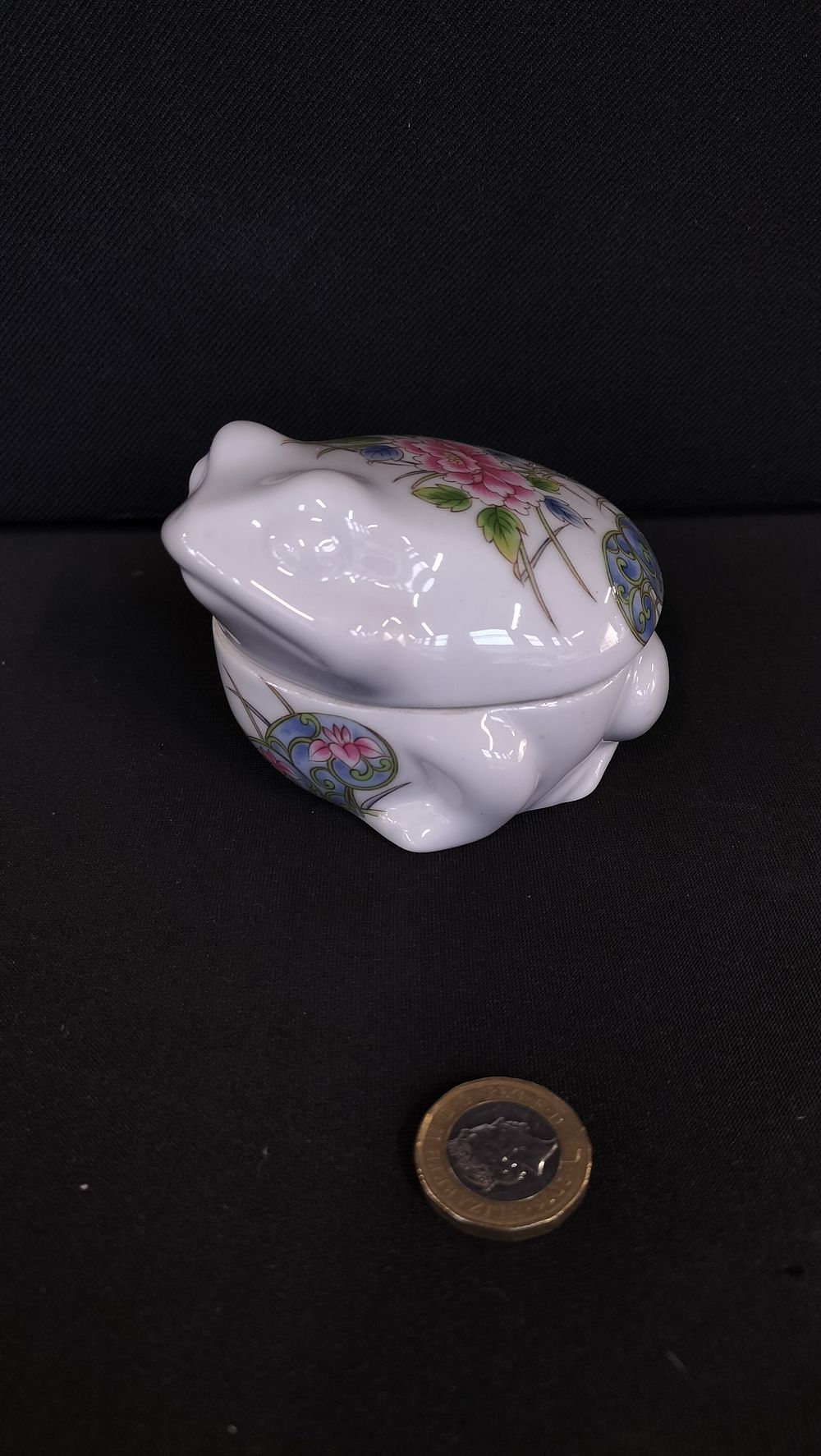 Lot 705: Laudel porcelain trinket frog with floral decoration 