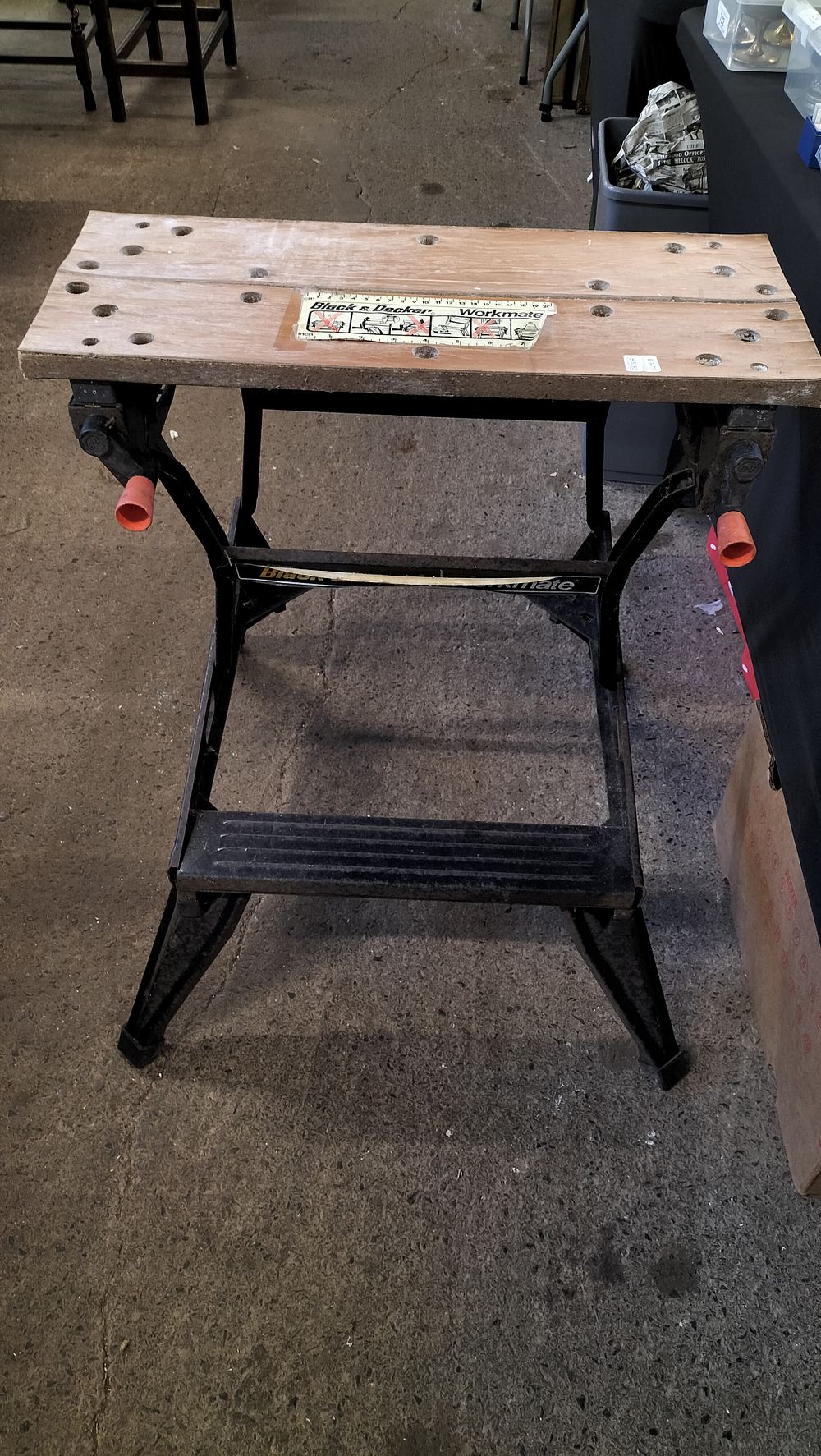 Lot 734: Black and Decker Workmate folding work bench. COLLECTION...