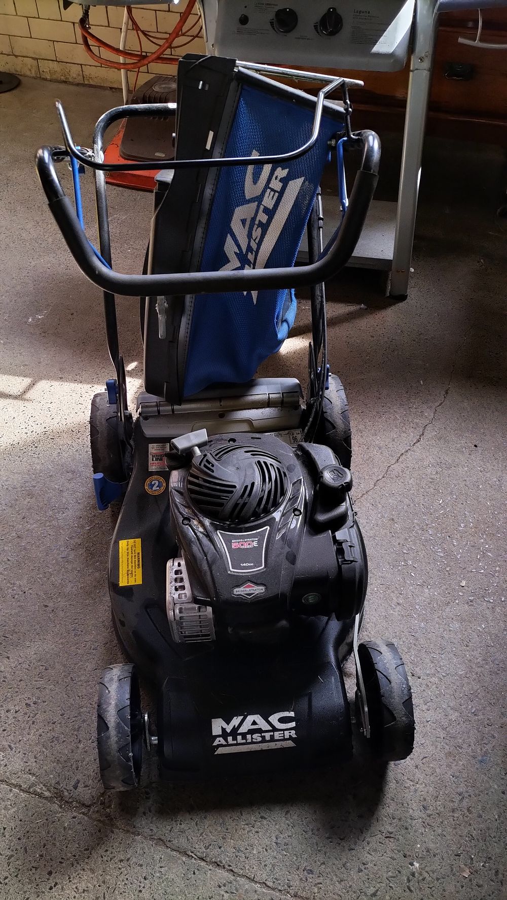 Lot 743: Briggs & Stratton 500E 1400 series Mac Allister...