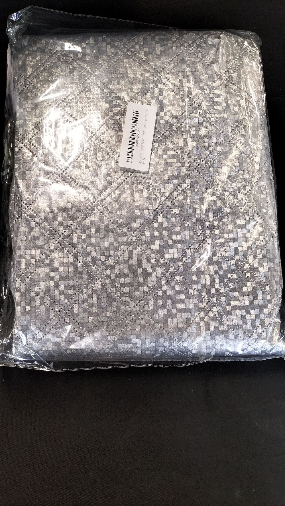 Lot 751: New and sealed windscreen protector cover for cars,...