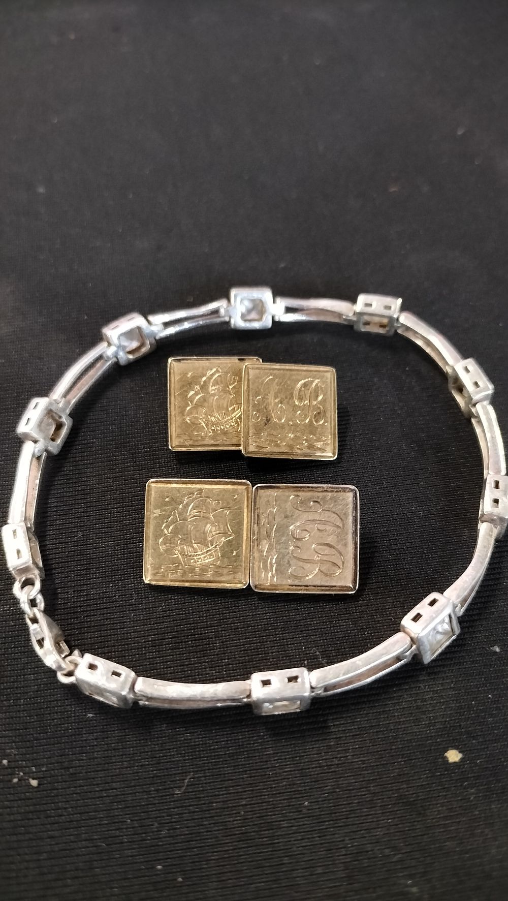 Lot 763: Two sterling silver items, pair of cufflinks and...