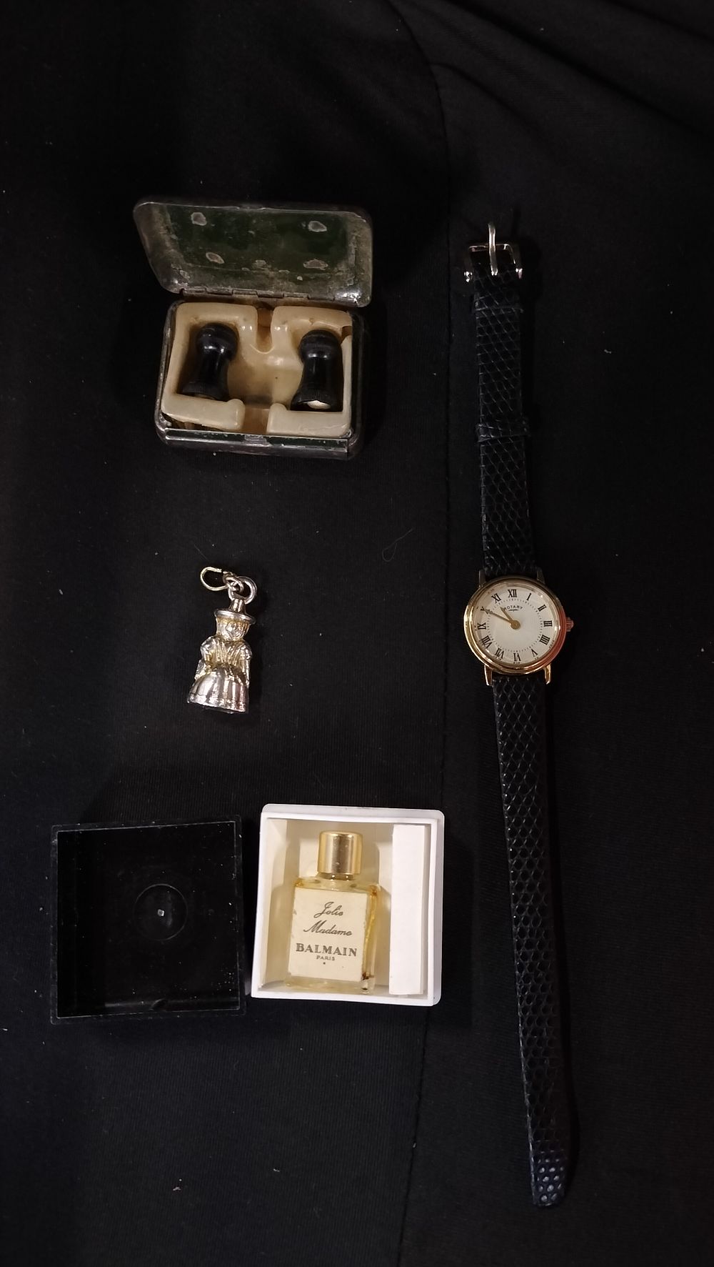 Lot 782: 3 vintage items and a Rotary ladies Rotary...