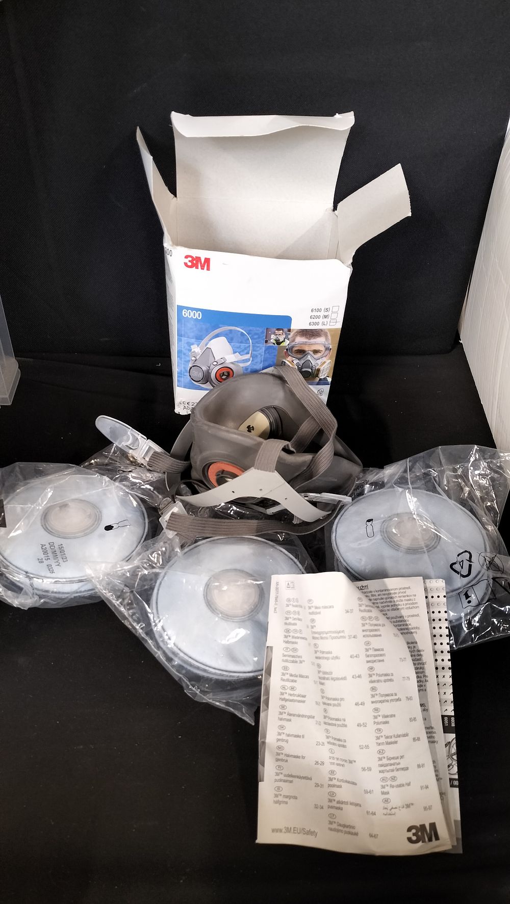 Lot 791: 3M half mask with replacement filter Pads 