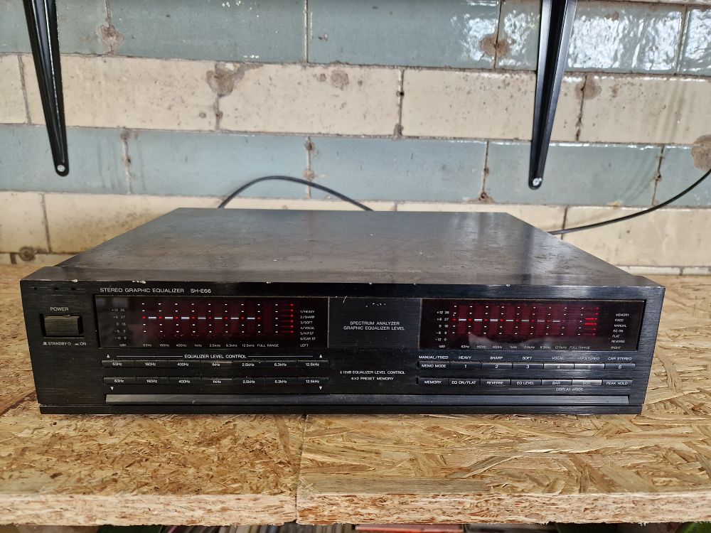 Lot 685: Technics SH-E66 Stereo Graphic Equalizer. Tested for Power. No power lead
