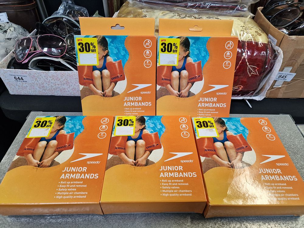 Lot 686: Five Pairs of Brand New Speedo Junior Armbands Age 2-12 Years RRP £6.99