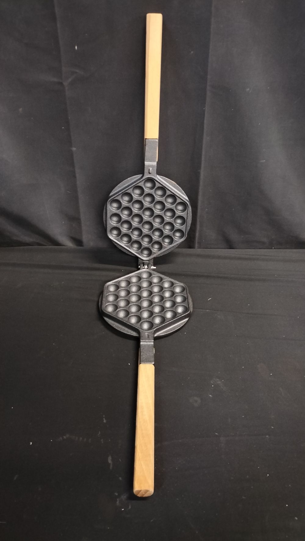 Lot 171: Brand New Cast Iron Egg Waffle Maker 