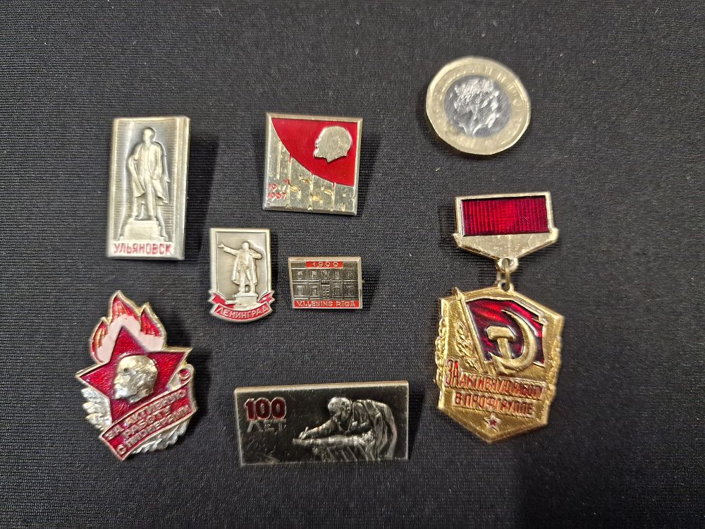 Lot 157: Selection of Vintage 1970s Soviet Badges Depicting Lenin