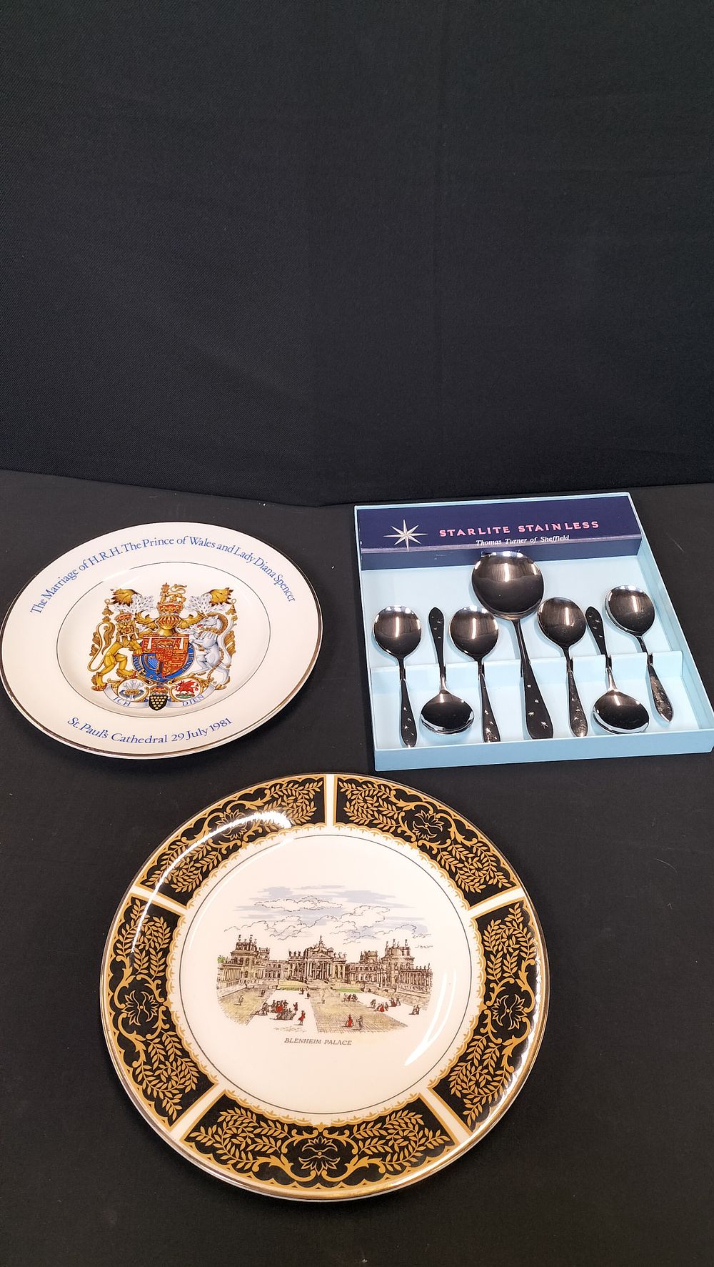 Lot 193: Two Collectable plates and a Thomas Turner Starlite...