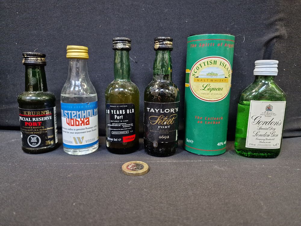 Lot 216: Selection of Alcohol Miniatures Still Sealed
