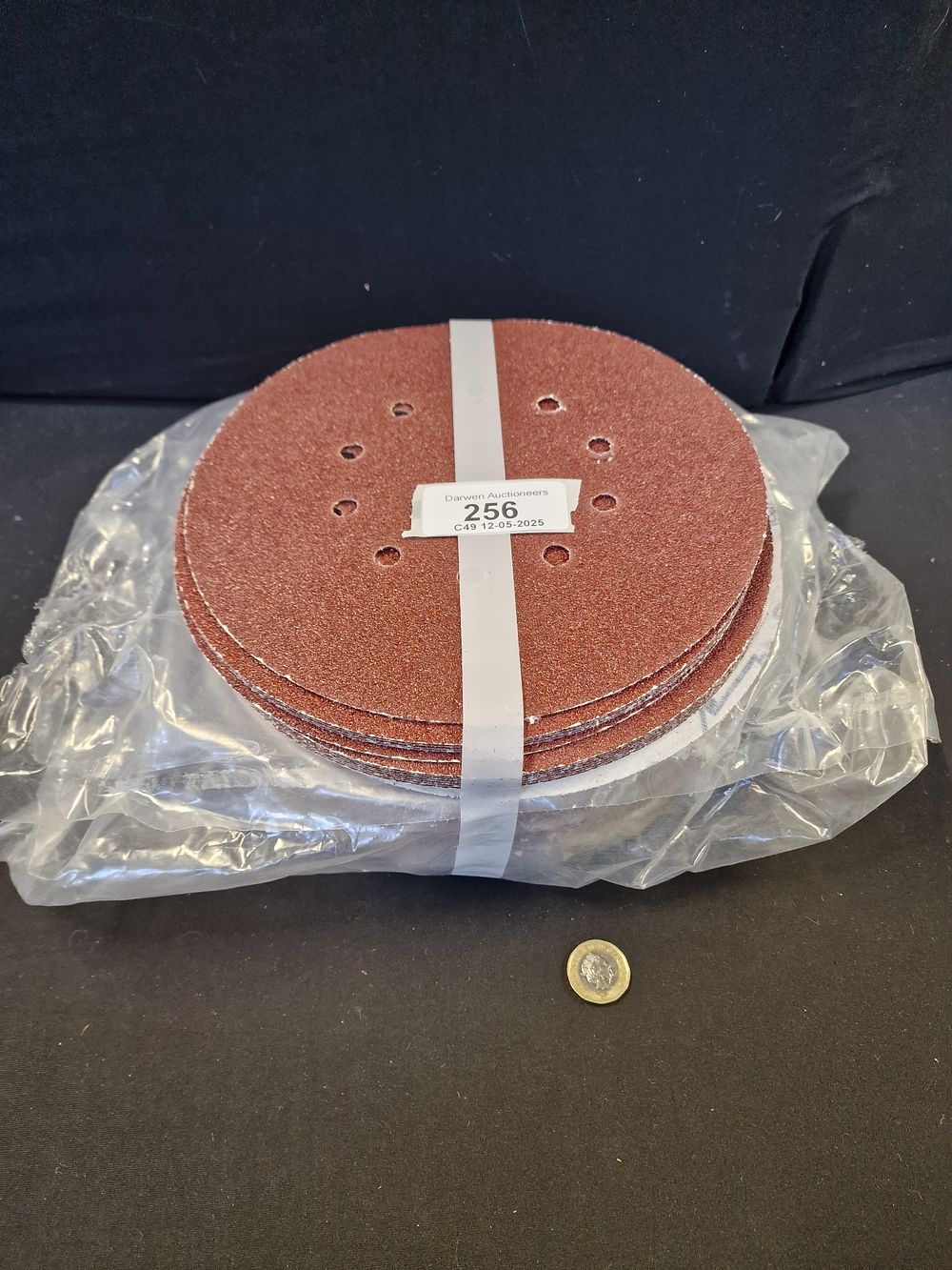 Lot 256: Over 100 P40 Grit 220mm Velcro Sanding Pads