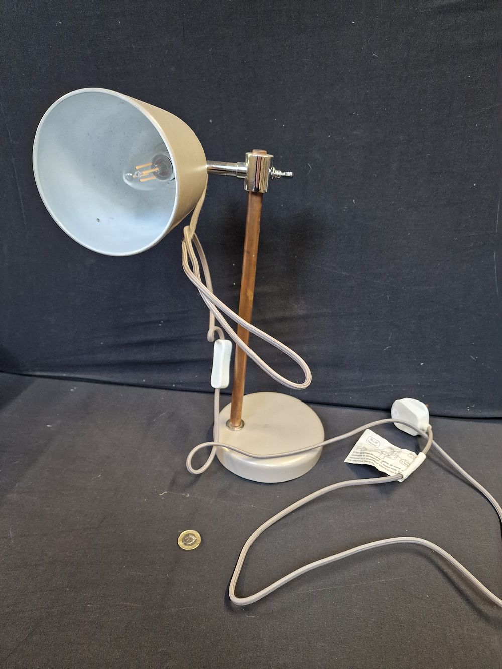 Lot 327: Vintage Lamp Working