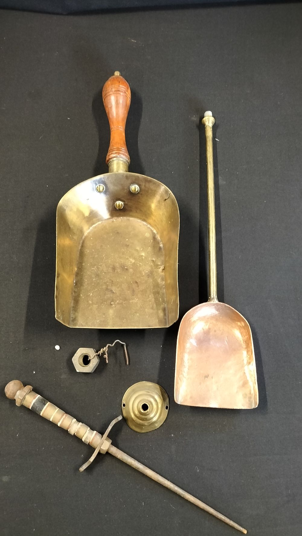 Lot 556: Copper and Brass Items 