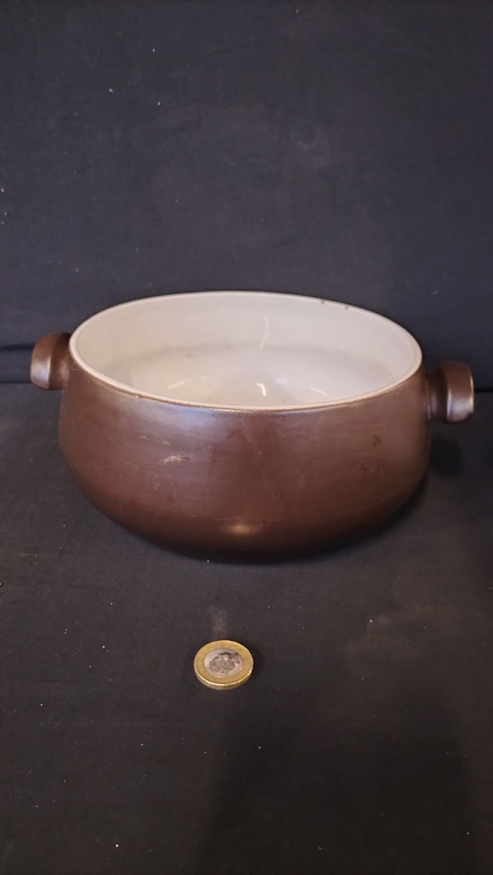 Lot 576: Honton, Devon casserole dish 