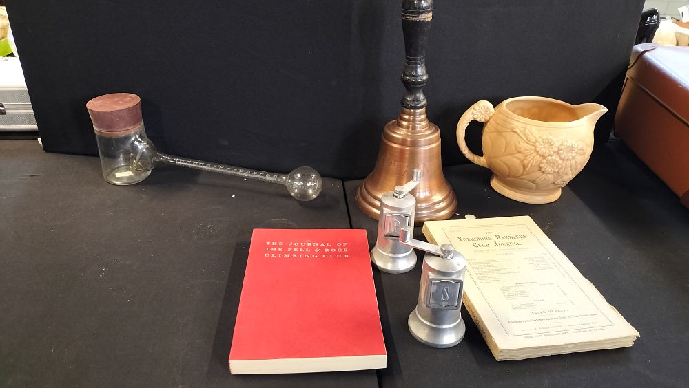 Lot 592: Mixed Lot of Various Items 