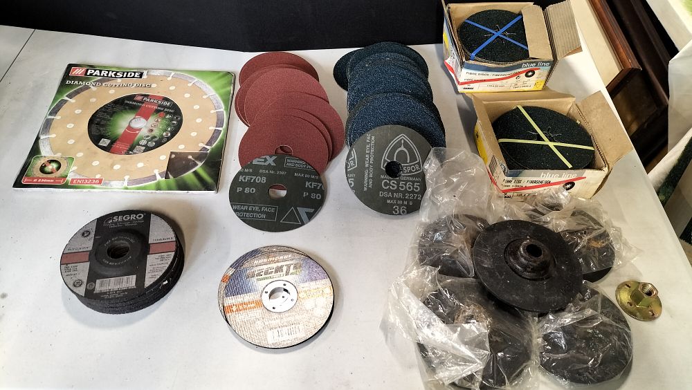 Lot 615: Various Cutting and Sanding Disks Plus Attachments for...