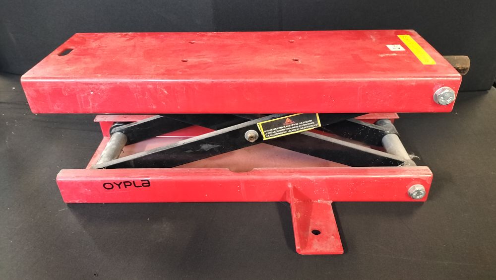 Lot 627: Oypla Motorcycle Jack A/F 