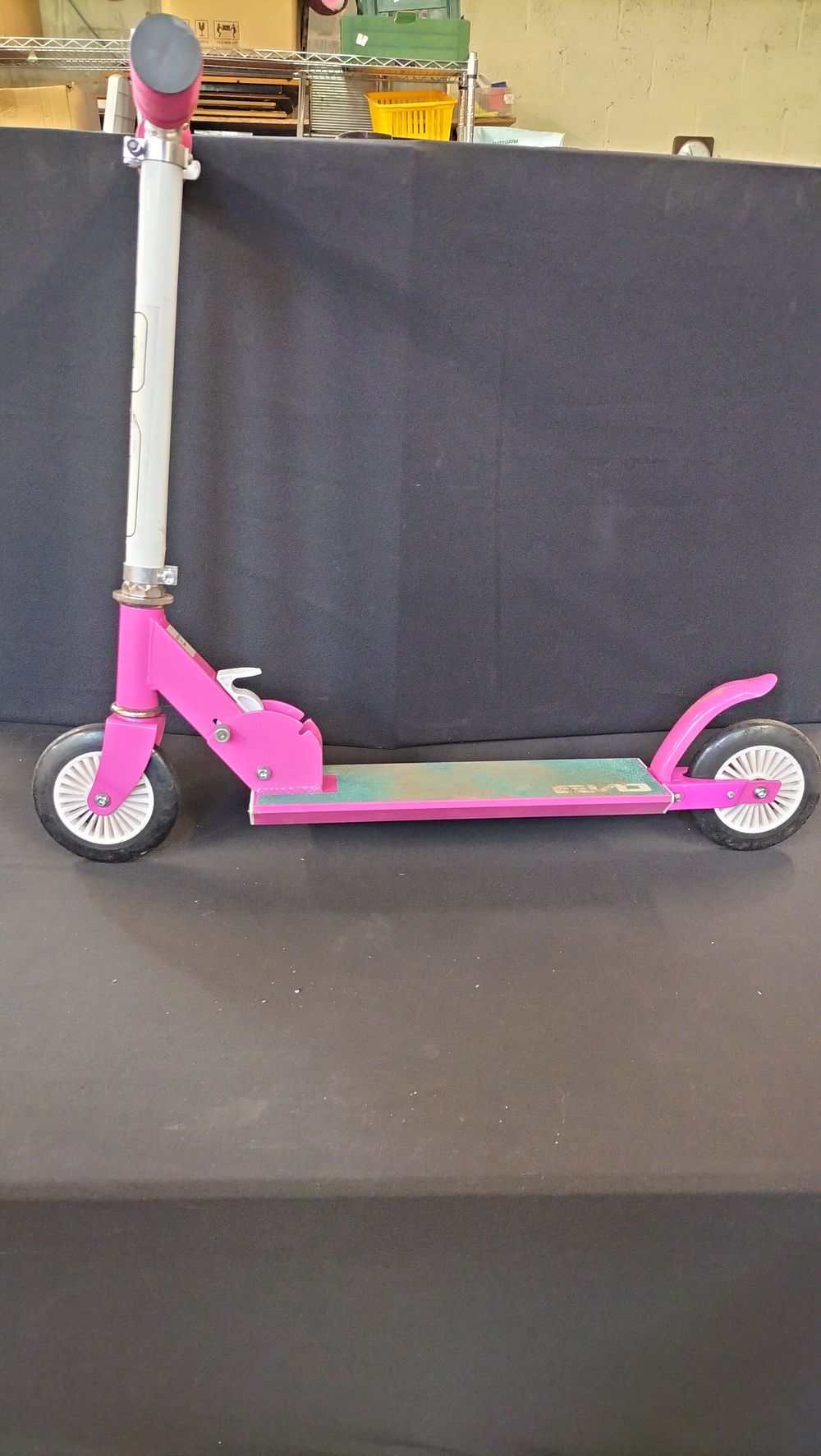Lot 630: EVO Girls Scooter 