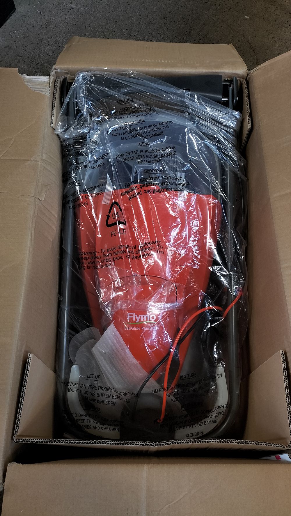 Lot 643: Brand New In Box Flymo Easi Glide Plus...